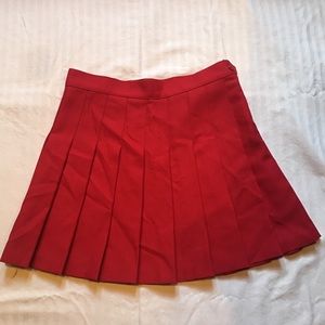 AMERICAN APPAREL PLEATED SKIRT